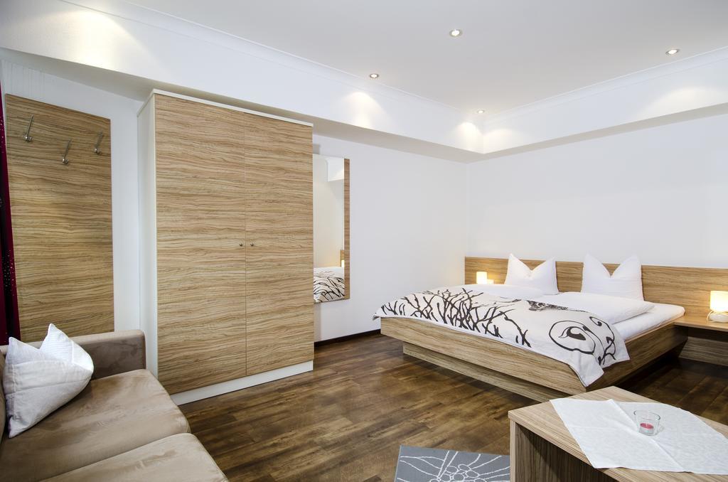 Ambiente Appartements Ισγκλ Εξωτερικό φωτογραφία